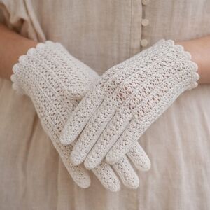 Vintage White Scalloped Knit Gloves | Romantic Crochet Lace Look | Classic Retro